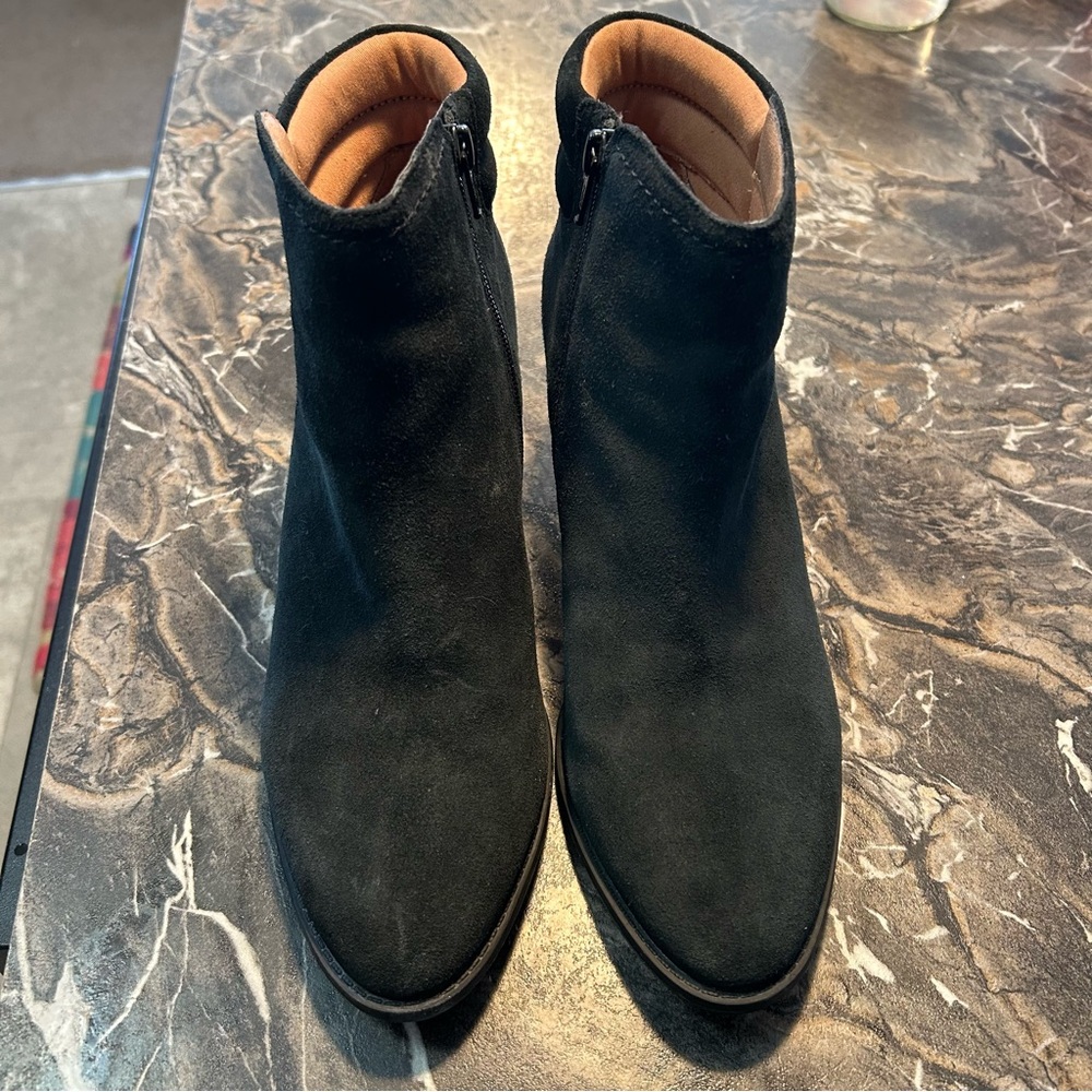 Vionic Jessie Genuine Suede US10